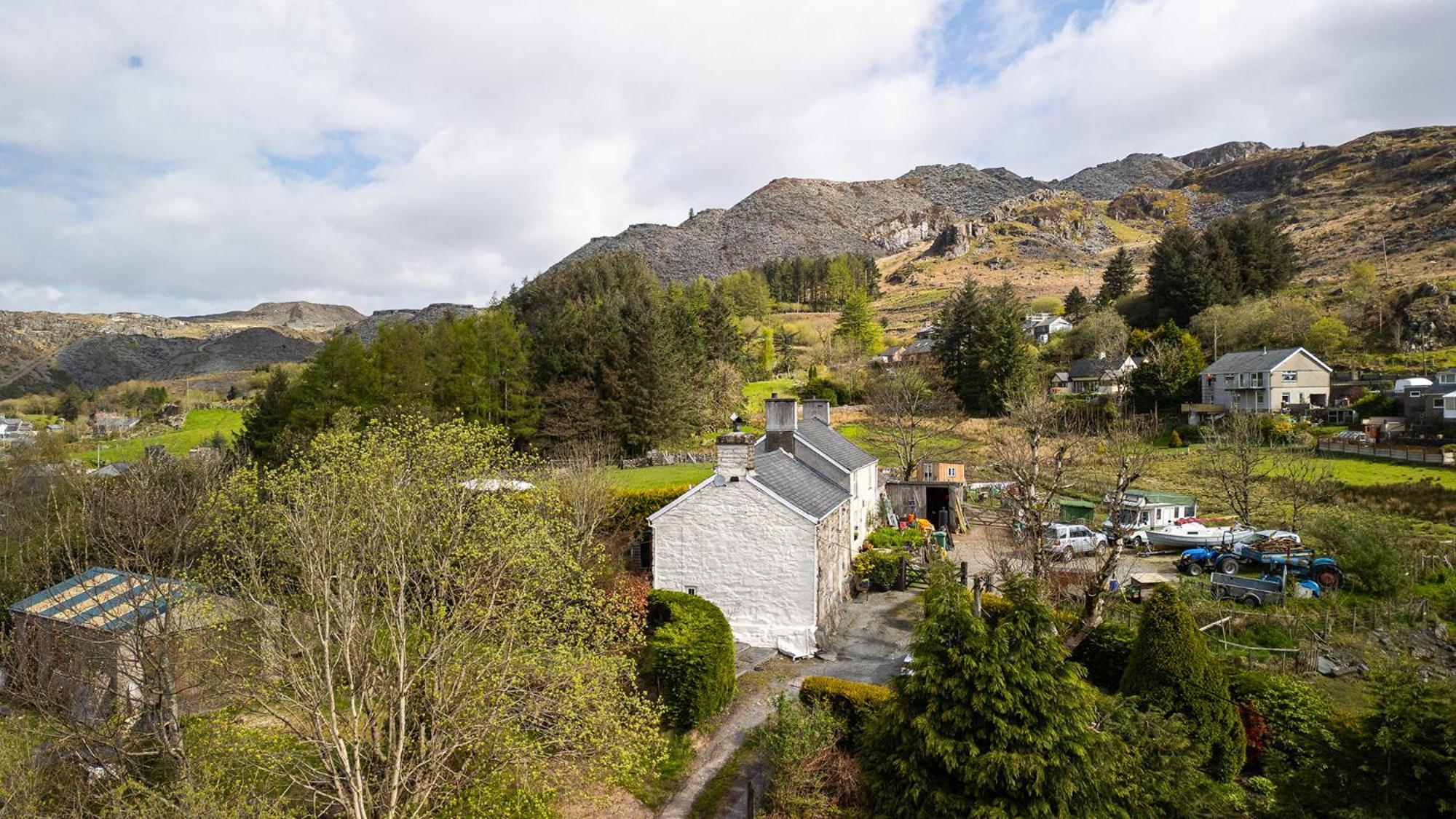 Pen-Y-Bryn Cottage 布莱奈费斯蒂尼奥格 外观 照片